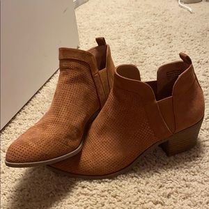 Adorable brown booties!